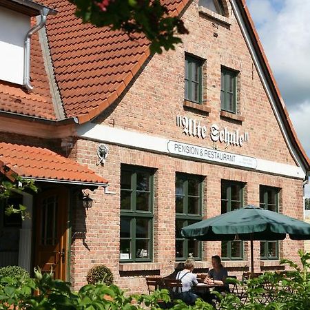 Pension & Restaurant "Alte Schule" Kluis ภายนอก รูปภาพ