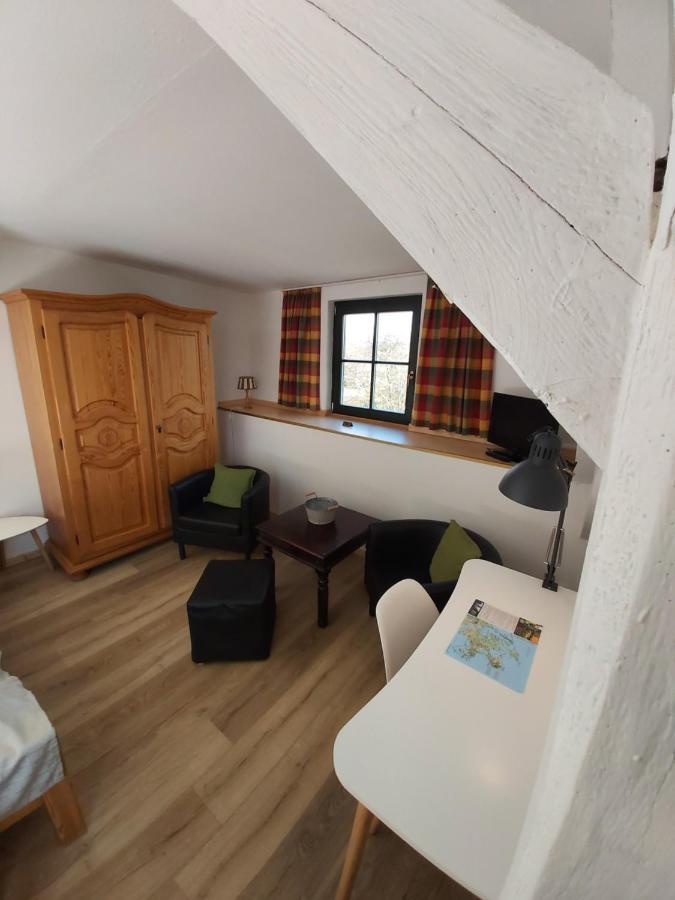 Pension & Restaurant "Alte Schule" Kluis ภายนอก รูปภาพ