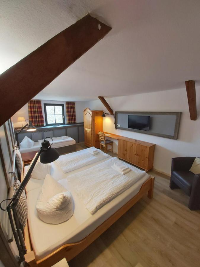 Pension & Restaurant "Alte Schule" Kluis ภายนอก รูปภาพ