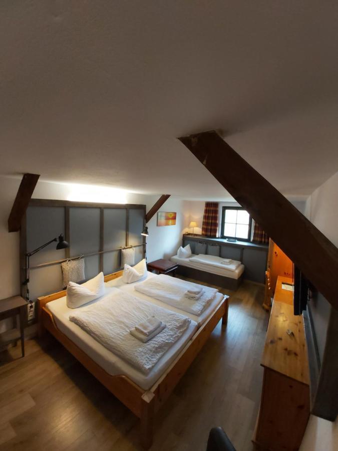 Pension & Restaurant "Alte Schule" Kluis ภายนอก รูปภาพ