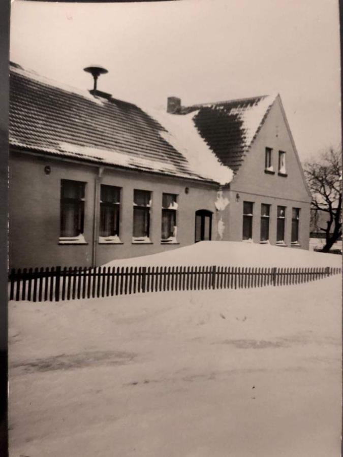Pension & Restaurant "Alte Schule" Kluis ภายนอก รูปภาพ